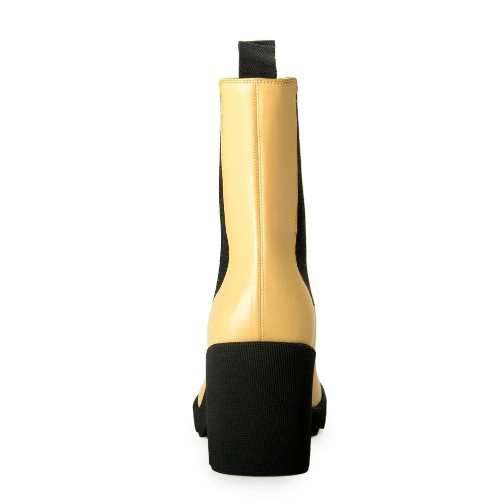 Burberry Women's "Stride Chelsea" Leather Heeled Booties Shoes US 9 EUR 39 - Picture 3 of 8